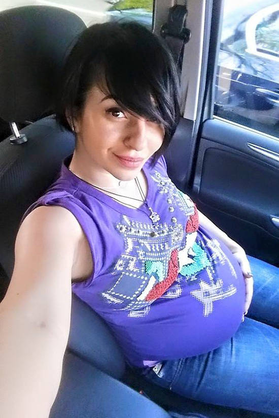 giulia-anghelescu-gravida